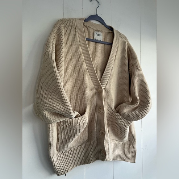 Abercrombie & Fitch Sweaters - Abercrombie & Fitch Oversized Cream Cardigan 
Buttons Pockets Size Small